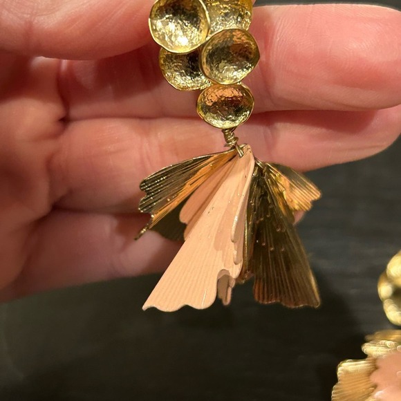 Allie Beads Hanging Earrings Peach Floral Design with Posts 2.5 inches - Picture 4 of 4